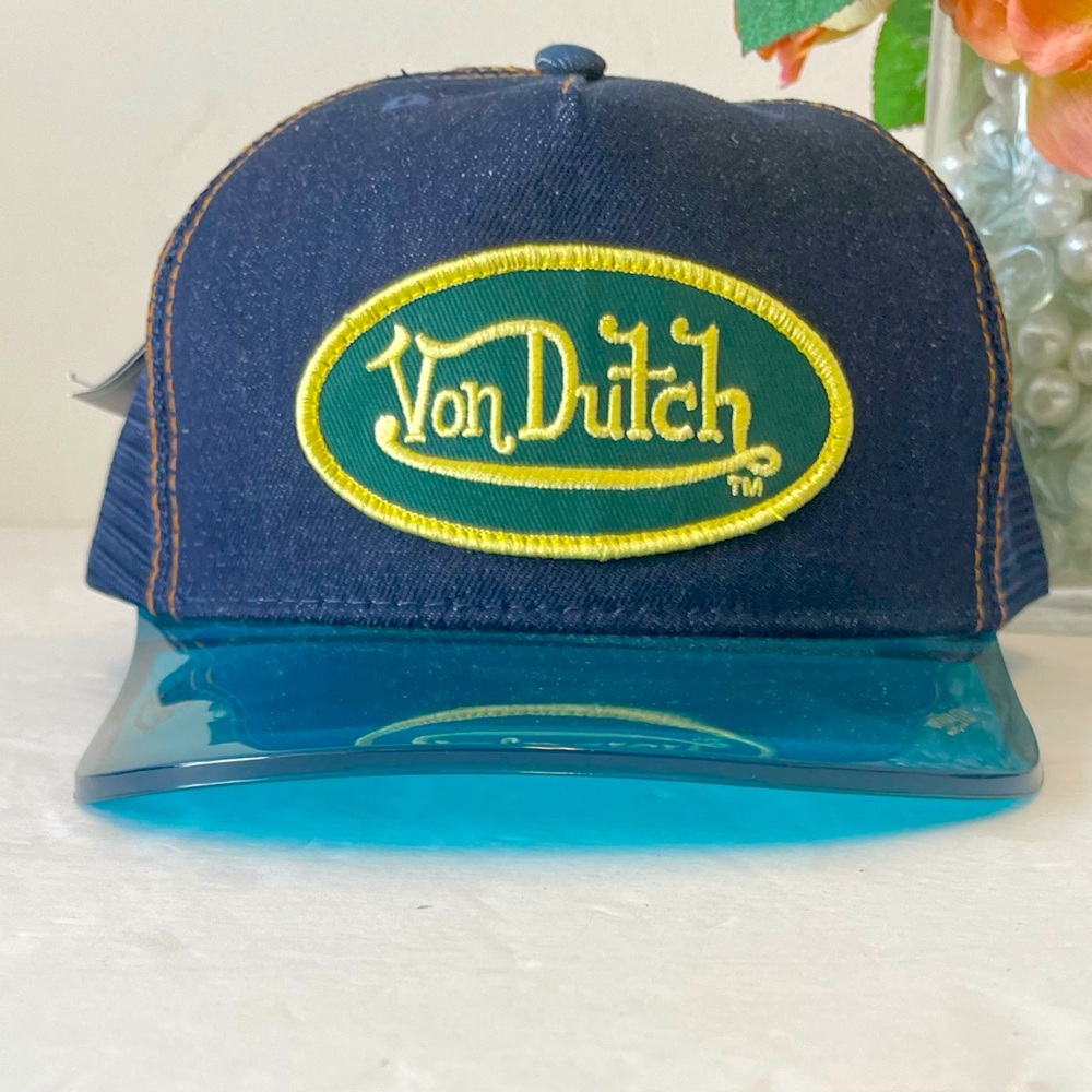 NWT Von Dutch logo special visor hat.